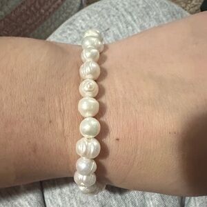 Elegant White Pearl Bracelet